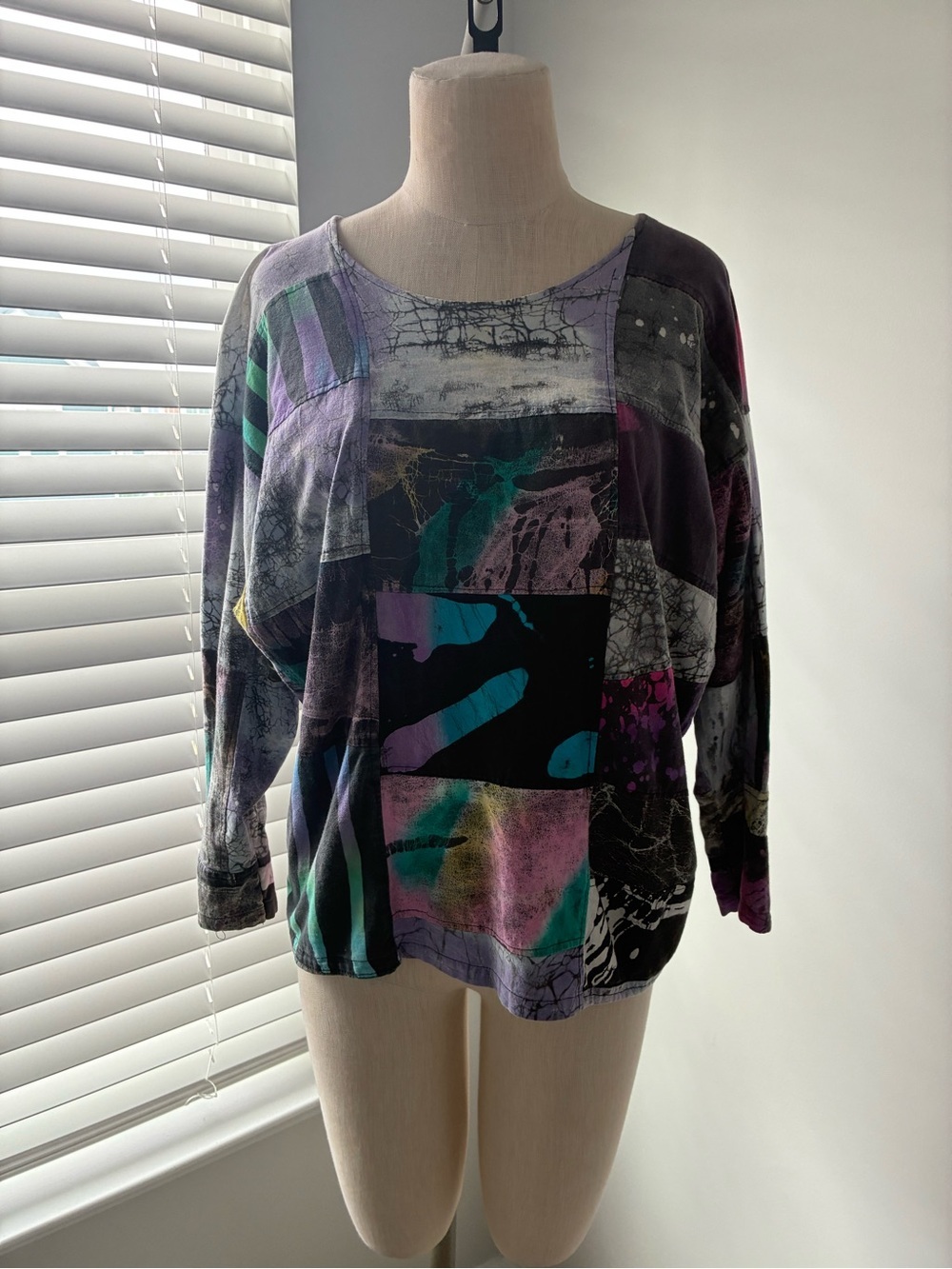 VTG Women's Patchwork Unique Colorful Scoop Neck Long Sleeve Top